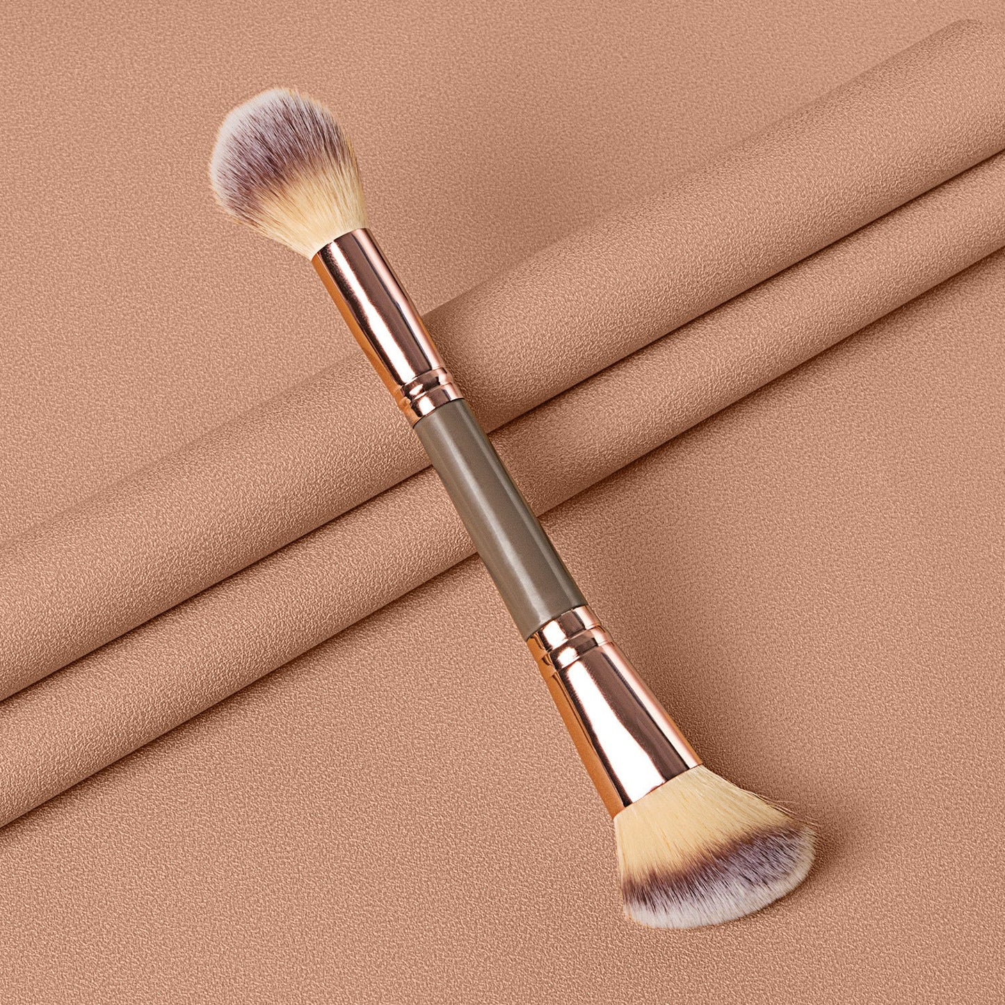 🔥Das heißeste Produkt von TikTok🔥 Feuchtigkeitsspendende 4-in-1-Concealer-Foundation – bionische Farbveränderung im mittleren Spektrum, langanhaltendes Make-up