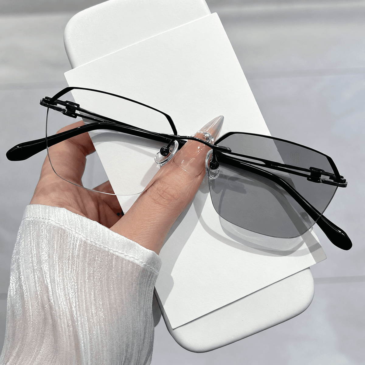 Smart Zoom Reading Glasses